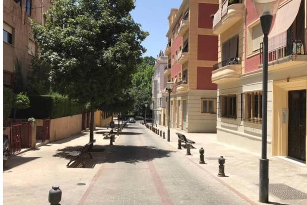 Fabuloso Piso Junto A Paseo De La Bomba グラナダ エクステリア 写真